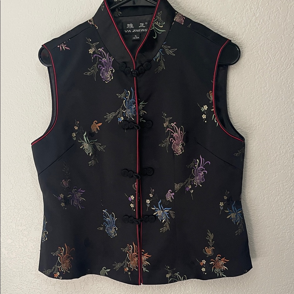 Chinese women’s Ya Zheng Floral Embroidered Black Vest